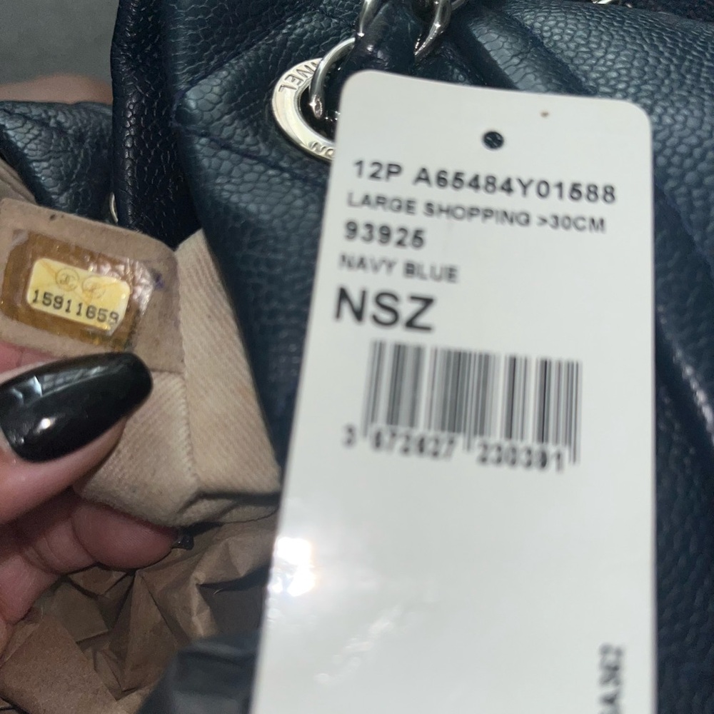 Chanel - Picture 9 of 9